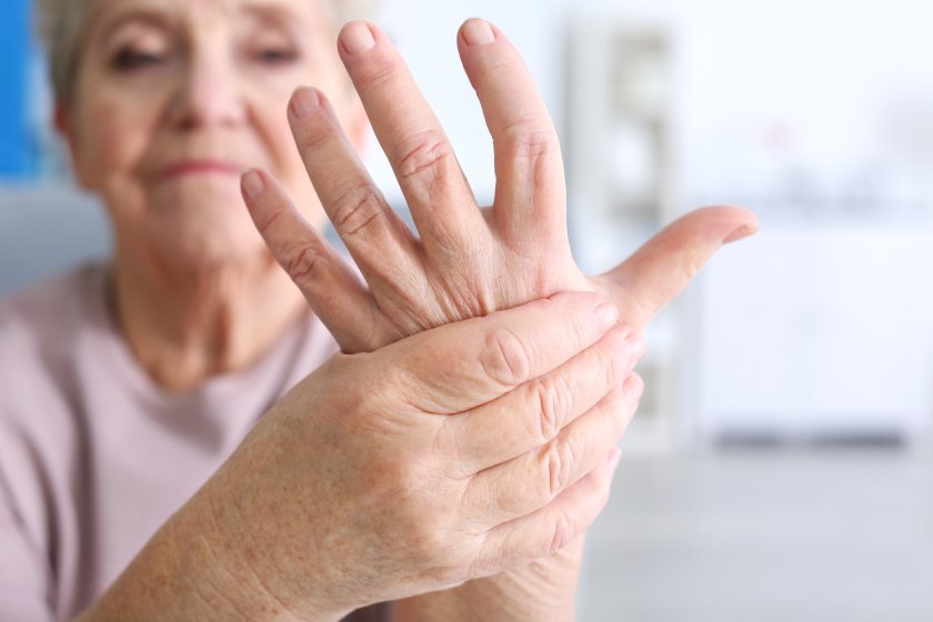 Arthrose aux doigts : quels symptômes ? Qui est à risque ?